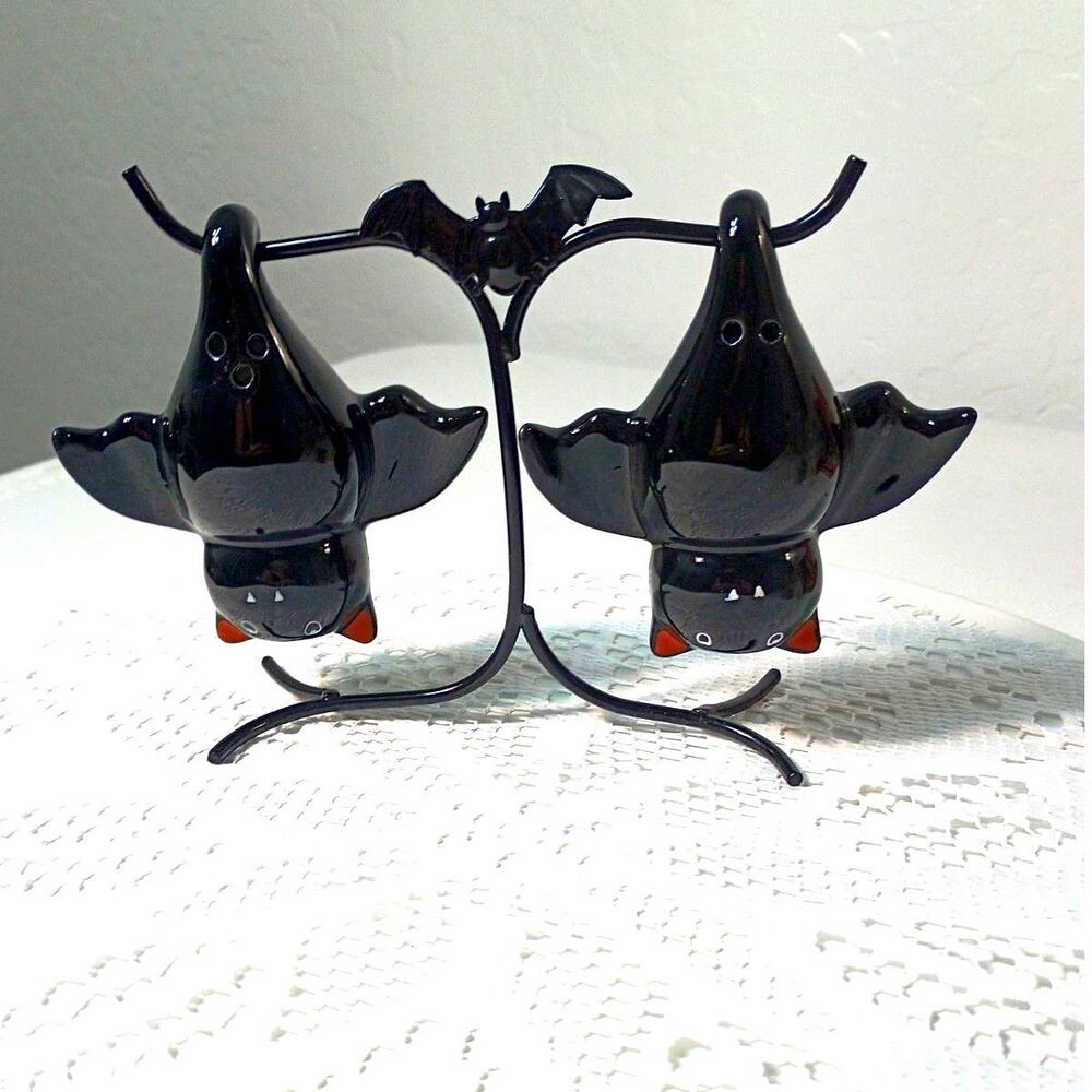 Mini Ceramic Black Bat Salt and Pepper Shakers~New~Cracker Barrel~